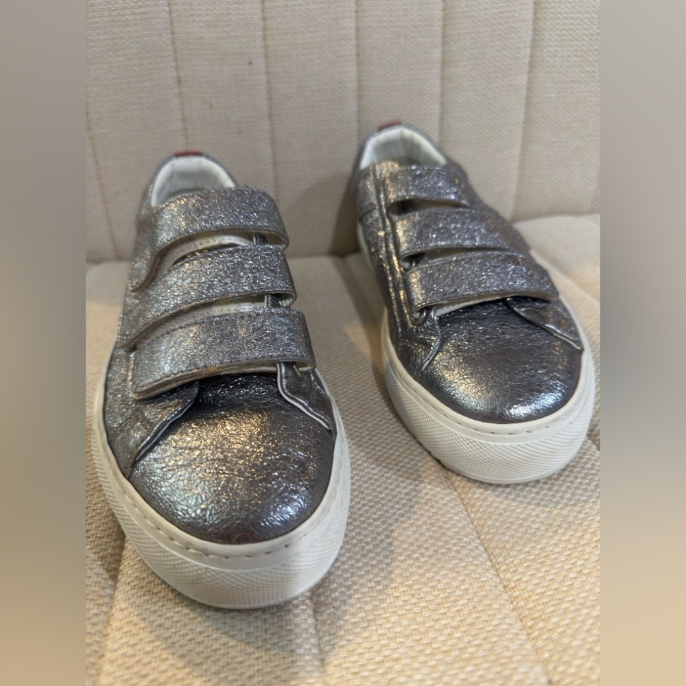 Hugo boss silver sneakers size 7